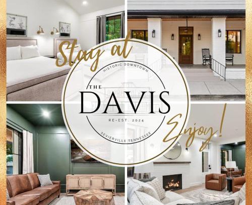 Sevierville House | The Davis Luxury Retreat Villa 1-Block from Dolly