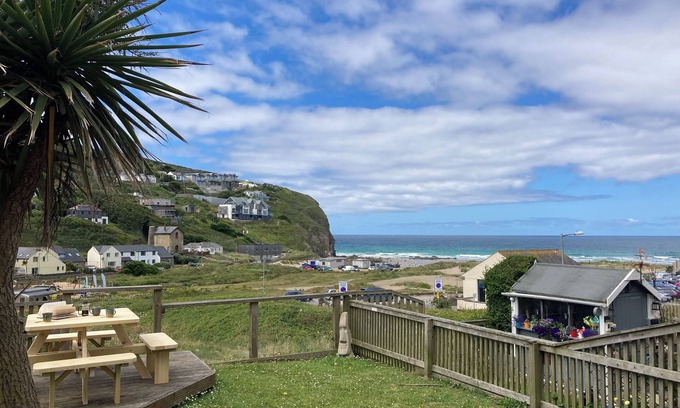 Porthtowan Apartment | 'THE DUNES' - Amazing sea views and a short stroll to the beach!