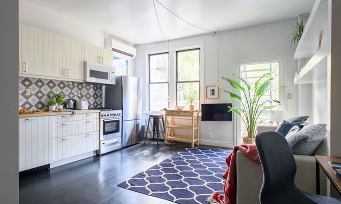 Cobble Hill House | The Dutch House, Cobble Hill, Boutique townhouse with private garden.