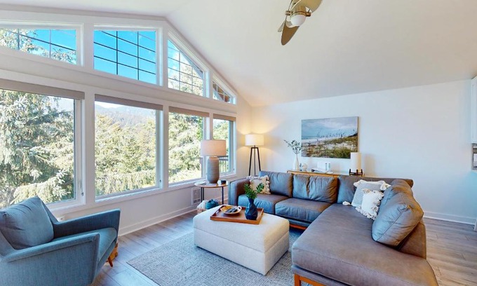Manzanita House | The Eagle's Perch MCA 4024