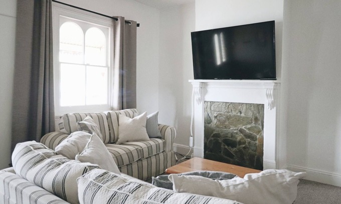 Bathurst Cottage | The Early Settler 200 metres from CBD