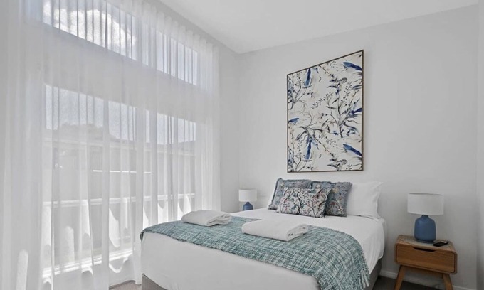 Orange Apartment | The Elm Apartments - The Blue Room