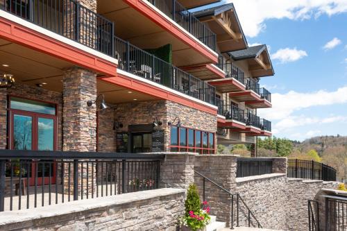 Blowing Rock Hotel | The Embers Hotel