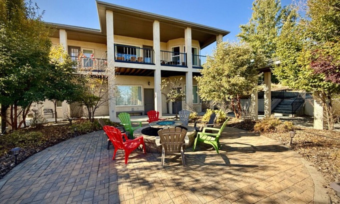 Baker City Apartment | The Entire Scenic Views Estate
