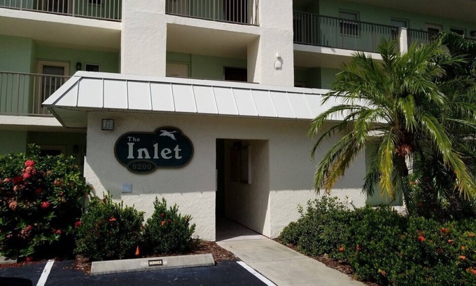 Siesta Key Condo | The entrance on Siesta Key