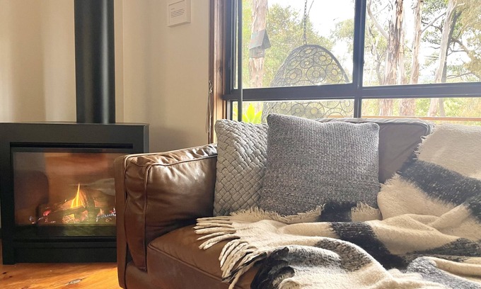 Halls Gap House | The Escarpment Halls Gap - Sleeps 6 - 1.5 Bathrooms