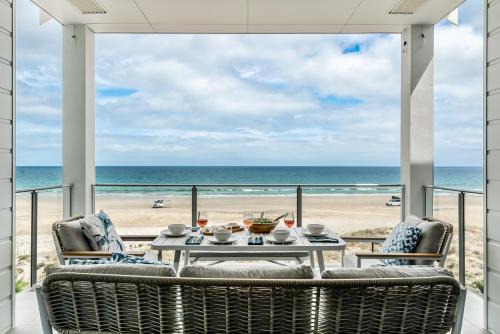 Moana Apartment | The Esplanade - Luxuriously Styled New 3 Bed Apt