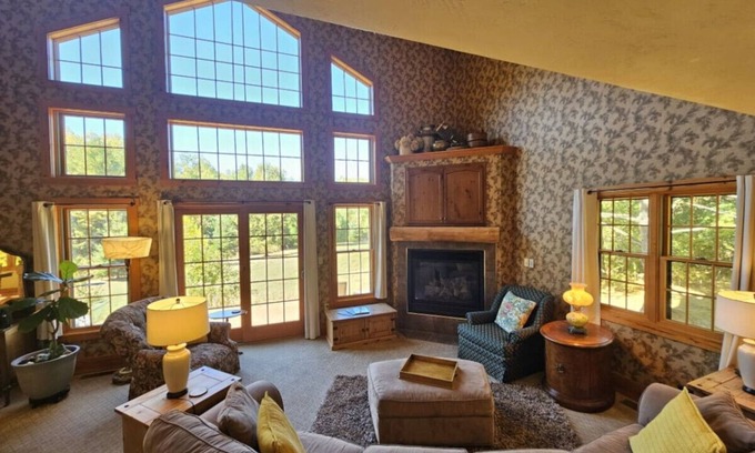Sturgeon Bay Cabin | The Evergreen Cabin (2 bedroom)