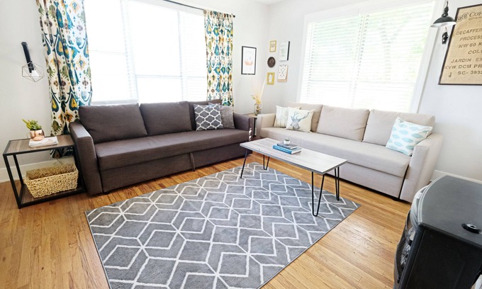 Lakewood Heights Apartment | The Explorer's Hearth M-Streets