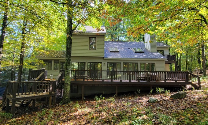 Chestnut Springs House | The Fairway Chalet Wintergreen