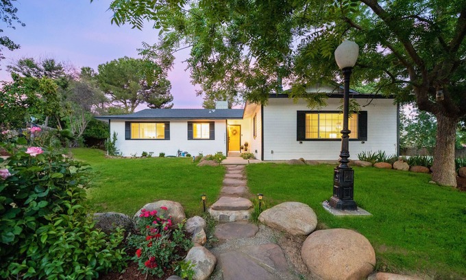 Springville House | The Fairway House at River Island Golf Course