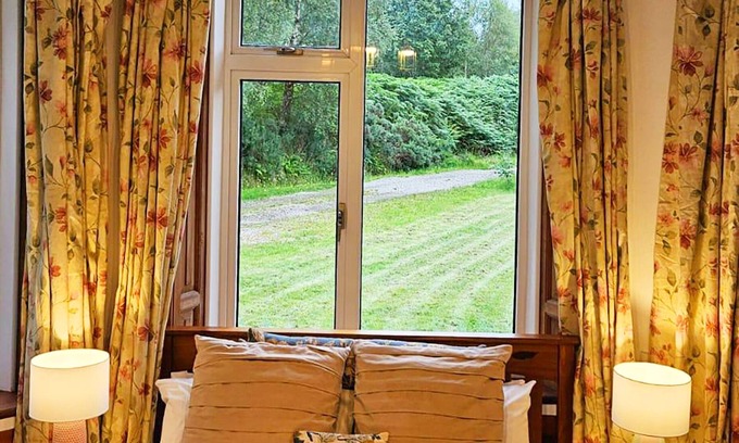 Lairg House | The Falls - Value Rooms at Aultnagar Estate
