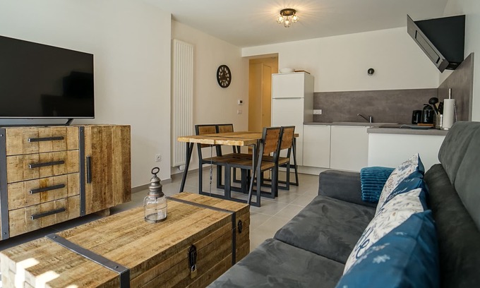 Chaparon Apartment | The Family Lake - 2 bedroom apartment, terrace & parking