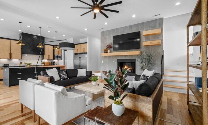 Downtown House | The Fillmore - Hot Tub - 1 mi to Downtown
