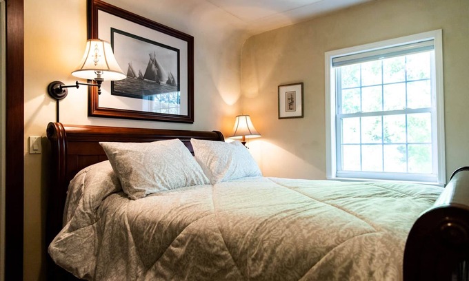 Twin Falls Bed & Breakfast | The Fillmore Inn - The Sleigh Room
