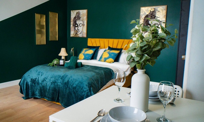 Huddersfield Apartment | The Firdaus Hideaway