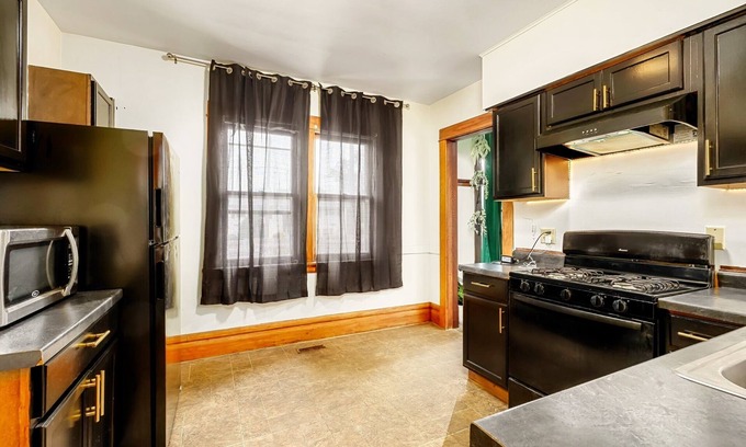 Payne - Phalen Apartment | The flora house- 2bed gorgeous apartment