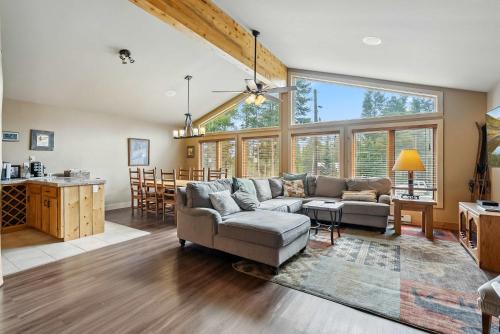 Winterwood House | The Flurry Lodge