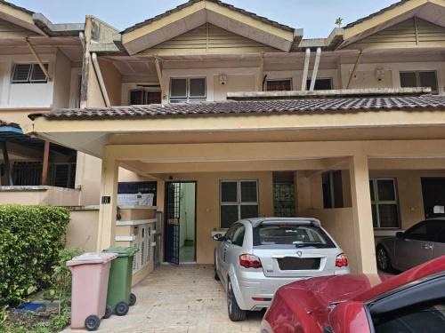 Putrajaya Villa | The FootHills Retro Homestay @ Presint 11 Putrajaya