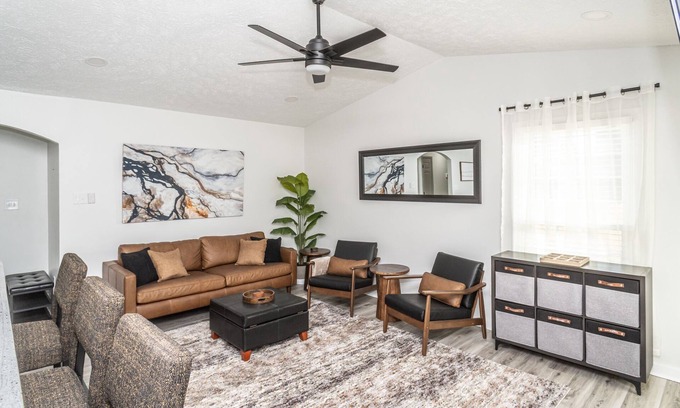 Westover House | The Fort - A family friendly home w/6 Bds and close to base. EV Charger onsite