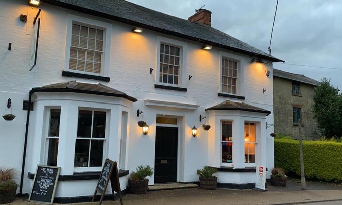 Whittlebury Hotel | The Fox and Hounds