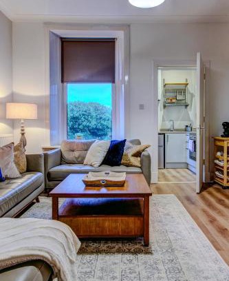 Troon Apartment | The Fullarton - Coorie Doon Stays