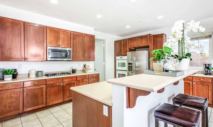 Southridge Village House | The Gala Ave Oasis