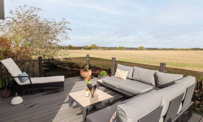 Chipping Norton Cottage | THE GALLOPS, family friendly, with a garden in Chipping Norton