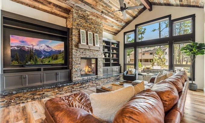 Sunriver House | The Gannet Chalet w/HotTub + Sauna + AC + SHARC