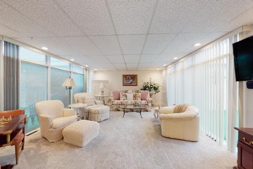 Downtown Anchorage Apartment | The Garden Suite on M Street