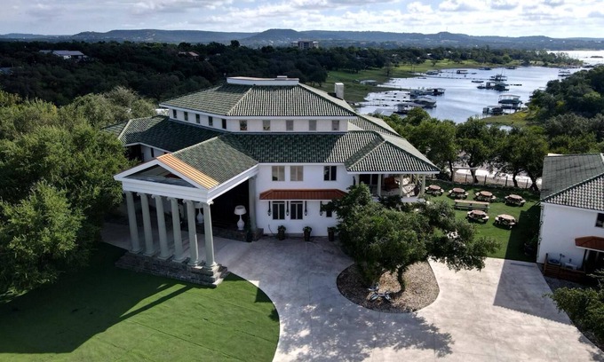 La Hacienda Estates House | The Gatsby Mansion WATERFRONT - Events, Casino, Pickleball & MORE