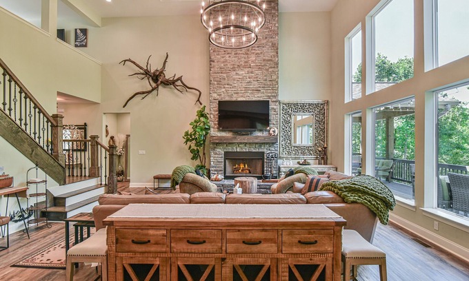 Black Mountain House | The Gem: Gated Luxury Mtn Home - Hot Tub/Sauna/Basketball/EV Charger/Hiking
