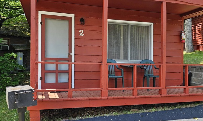 Lake George Cabin | The Gold Eagle Cottage 2