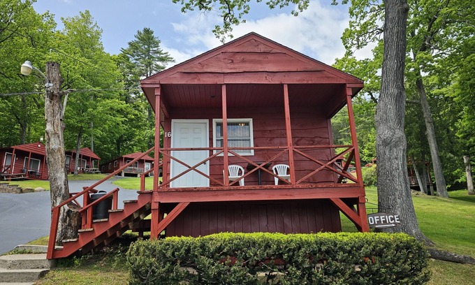 Lake George Cabin | The Gold Eagle Cottage 16