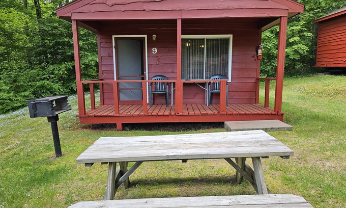 Lake George Cabin | The Gold Eagle Cottage 9