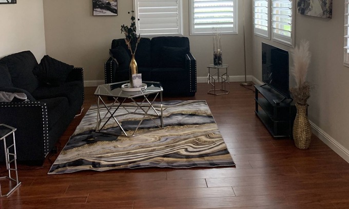 Westlake Condo | The golden palace. Stylish Condo in a remote location.