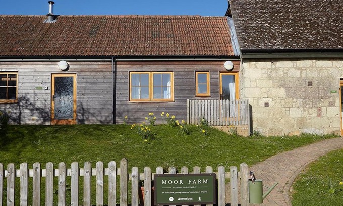 Godshill House | The Grainstore at Moor Farm