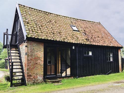 Woodbridge House | The Granary - E3669