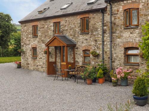 Llanybri House | The Granary