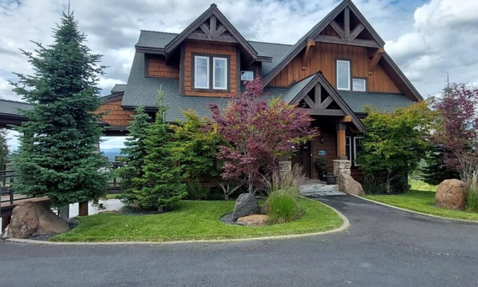 Colbert House | The Grand Getaway at Green Bluff