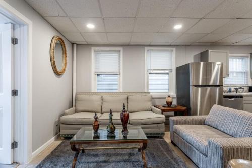 Constable Hook House | The Grand Retreat 9BR 4BA Near NYC and Airport