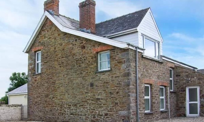 Little Haven Cottage | THE GRANGE, family friendly, country holiday cottage in Little Haven