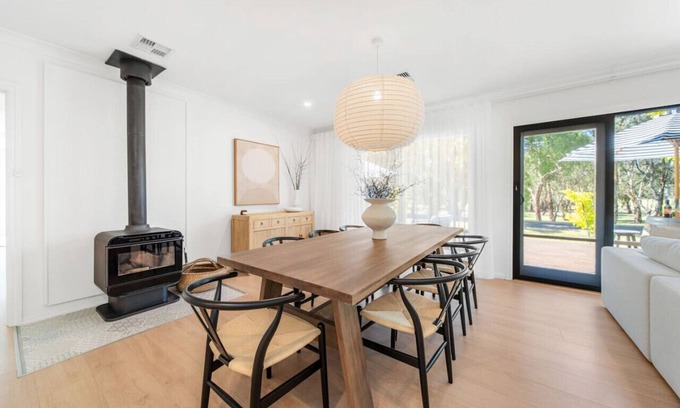 McLaren Vale House | The Grape Escape~ Location & style on Shiraz Trail