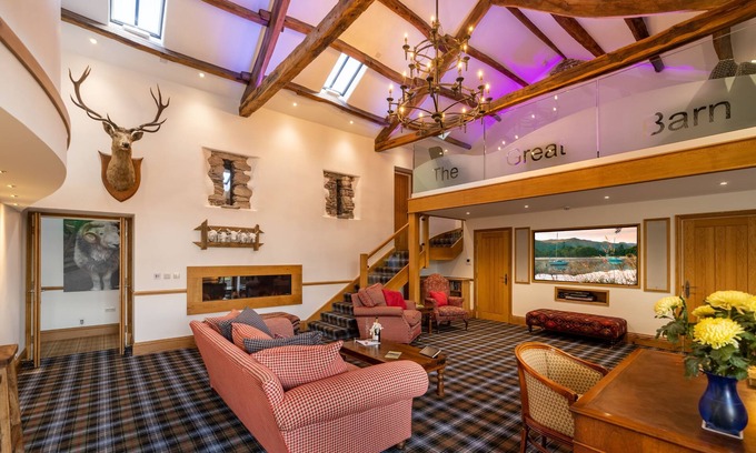 Howtown House | The Great Barn - Luxury Home with Lake Access - Dog-friendly