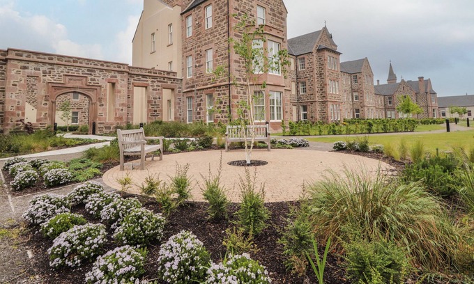 South Galson Apartment | THE GREAT GLEN APARTMENT, with a garden in Inverness
