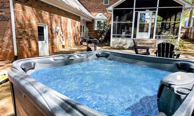 Greensboro House | The Greensboro Manor | 6 BDR, HotTub, FirePit, Basketball Court
