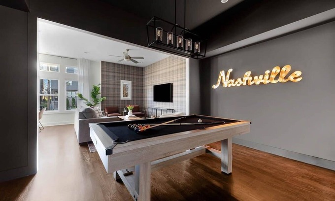Edgehill House | The Hadden House - Rooftop Lounge with Firepit!