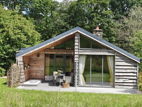 Kendal House | The Hare's Shack