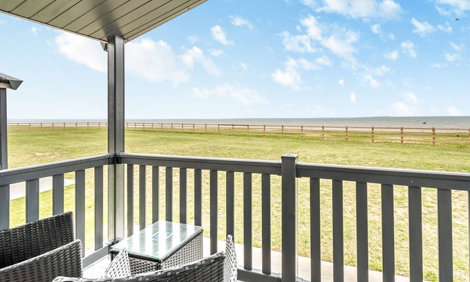 Hornsea House | The Headland (Pet Friendly)