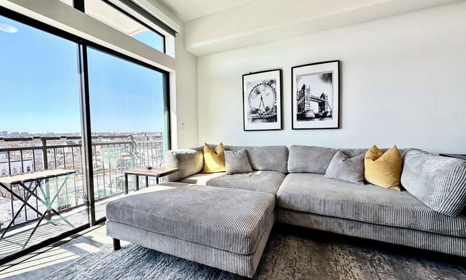 Houston Heights Apartment | The Heights Cozy Stay - Gym&pool 12mins to Midtown and Downtown